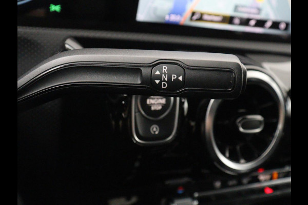 Mercedes-Benz CLA-Klasse 180 Business Solution AMG | Stoelverwarming | Leder/Alcantara | Navigatie | Park Assist | Widescreen | Full LED | Climate control | Bluetooth | Cruise control | Sportstoelen