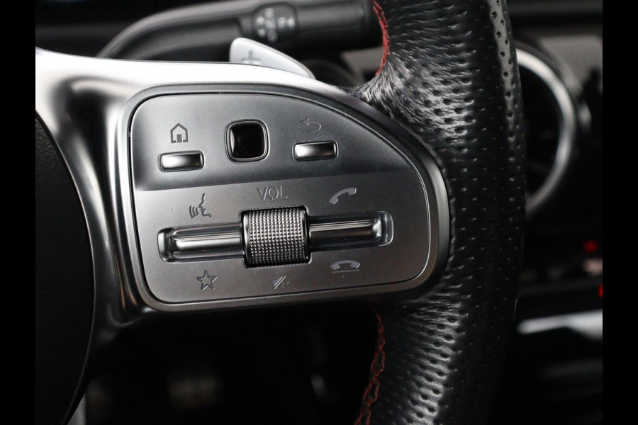 Mercedes-Benz CLA-Klasse 180 Business Solution AMG | Stoelverwarming | Leder/Alcantara | Navigatie | Park Assist | Widescreen | Full LED | Climate control | Bluetooth | Cruise control | Sportstoelen