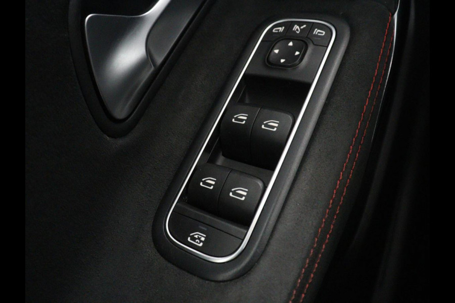 Mercedes-Benz CLA-Klasse 180 Business Solution AMG | Stoelverwarming | Leder/Alcantara | Navigatie | Park Assist | Widescreen | Full LED | Climate control | Bluetooth | Cruise control | Sportstoelen
