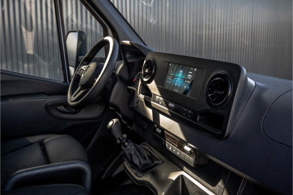 Mercedes-Benz Sprinter 316 CDI | 163 PK | Bakwagen met laadklep | NL auto | Camera | Cruise | Mbux | Climatronic