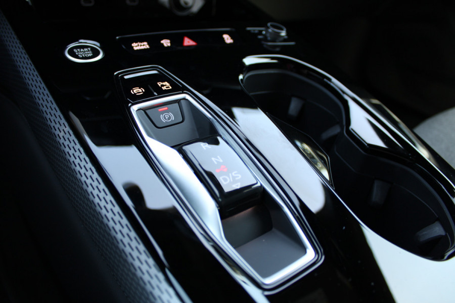 Audi A5 Limousine 2.0 e-hybrid quattro S edition | Trekhaak | Origineel NL |  Stoelverwarming | Elek. achterklep