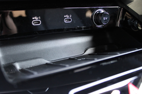 Audi A5 Limousine 2.0 e-hybrid quattro S edition | Trekhaak | Origineel NL |  Stoelverwarming | Elek. achterklep