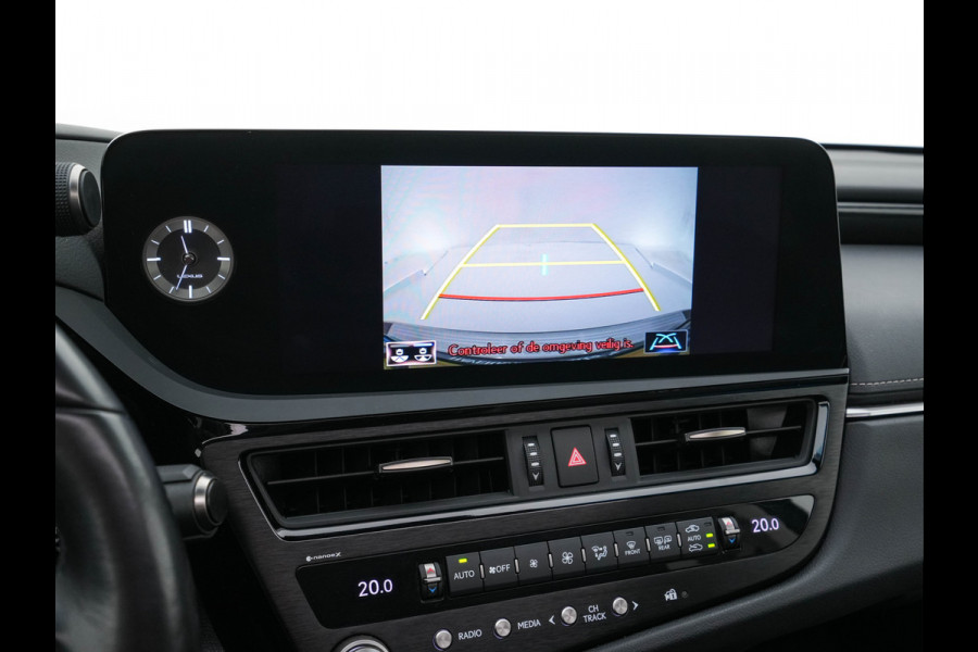 Lexus ES 300h Business Line (INCL-BTW) Aut. *PANO | LEATHER | FULL-LED | ADAPTIVE-CRUISE | BLINDSPOT | KEYLESS | CAMERA | HEATED-COMFORTSEATS | NAVI-FULLMAP | PRIVACY-GLASS | SHIFTPADDLES | ECC | PDC | 19''ALU*