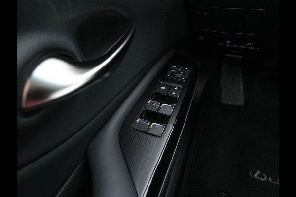 Lexus ES 300h Business Line (INCL-BTW) Aut. *PANO | LEATHER | FULL-LED | ADAPTIVE-CRUISE | BLINDSPOT | KEYLESS | CAMERA | HEATED-COMFORTSEATS | NAVI-FULLMAP | PRIVACY-GLASS | SHIFTPADDLES | ECC | PDC | 19''ALU*