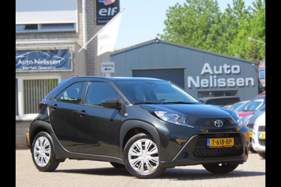 Toyota Aygo X 1.0 VVT-i MT Play 1e EIGENAAR | ORIGINEEL NEDERLANDS | ACHTERUITRIJCAMERA | ADAPTIVE CRUISE | DAB+ RADIO |
