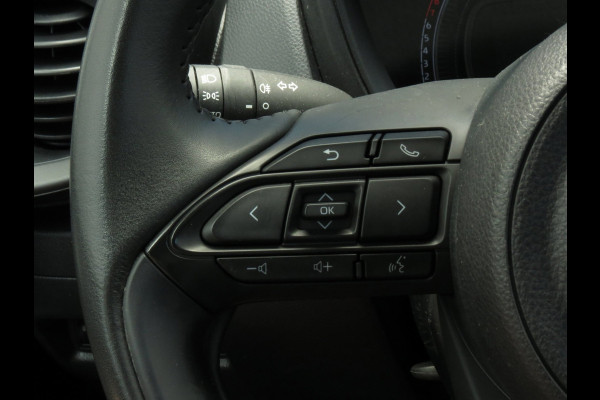 Toyota Aygo X 1.0 VVT-i MT Play 1e EIGENAAR | ORIGINEEL NEDERLANDS | ACHTERUITRIJCAMERA | ADAPTIVE CRUISE | DAB+ RADIO |