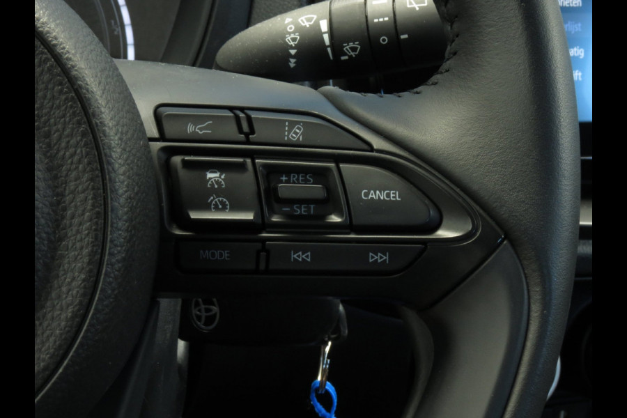 Toyota Aygo X 1.0 VVT-i MT Play 1e EIGENAAR | ORIGINEEL NEDERLANDS | ACHTERUITRIJCAMERA | ADAPTIVE CRUISE | DAB+ RADIO |