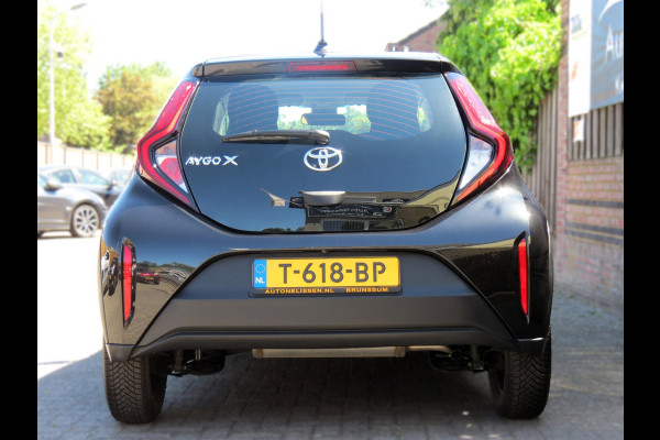 Toyota Aygo X 1.0 VVT-i MT Play 1e EIGENAAR | ORIGINEEL NEDERLANDS | ACHTERUITRIJCAMERA | ADAPTIVE CRUISE | DAB+ RADIO |
