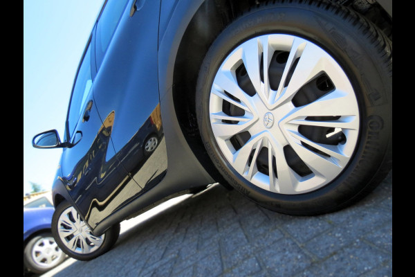 Toyota Aygo X 1.0 VVT-i MT Play 1e EIGENAAR | ORIGINEEL NEDERLANDS | ACHTERUITRIJCAMERA | ADAPTIVE CRUISE | DAB+ RADIO |