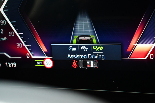 BMW 1-serie 120 M-Sport Pano ACC 360 HUD Shadowline 18inch