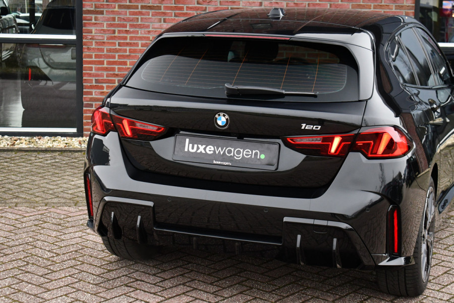 BMW 1-serie 120 M-Sport Pano ACC 360 HUD Shadowline 18inch