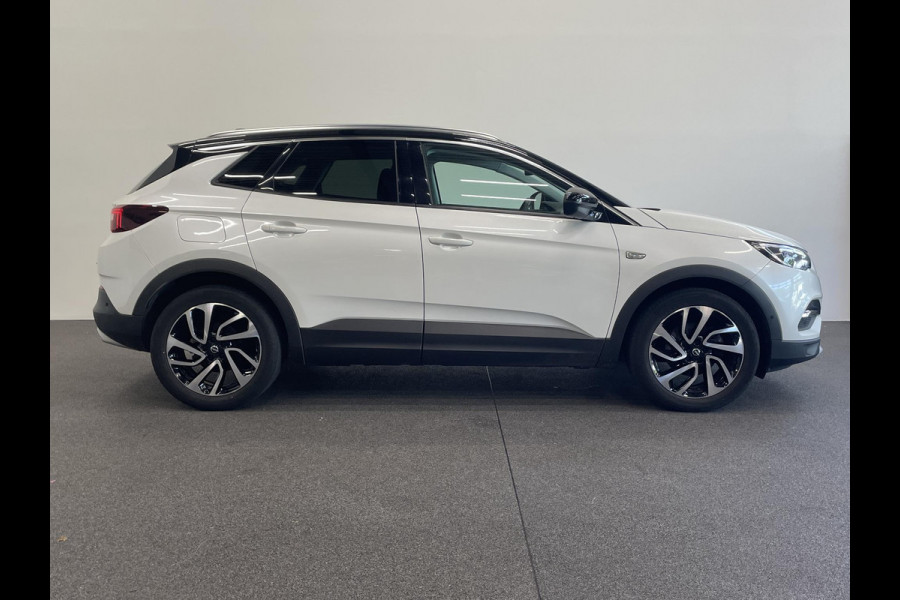 Opel Grandland X 1.2 Turbo Ultimate Trekhaak Leder Stoelventilatie Camera Navigatie Stoelverwarming Voor en Achter DENON Audio Cruise Control LED Koplampen Keyless Entry Stuurwielverwarming 19 Inch