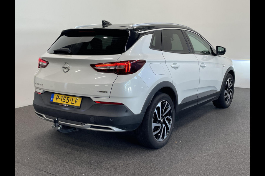 Opel Grandland X 1.2 Turbo Ultimate Trekhaak Leder Stoelventilatie Camera Navigatie Stoelverwarming Voor en Achter DENON Audio Cruise Control LED Koplampen Keyless Entry Stuurwielverwarming 19 Inch