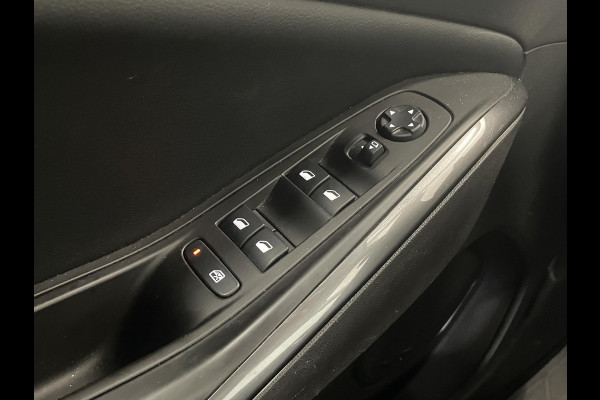 Opel Grandland X 1.2 Turbo Ultimate Trekhaak Leder Stoelventilatie Camera Navigatie Stoelverwarming Voor en Achter DENON Audio Cruise Control LED Koplampen Keyless Entry Stuurwielverwarming 19 Inch