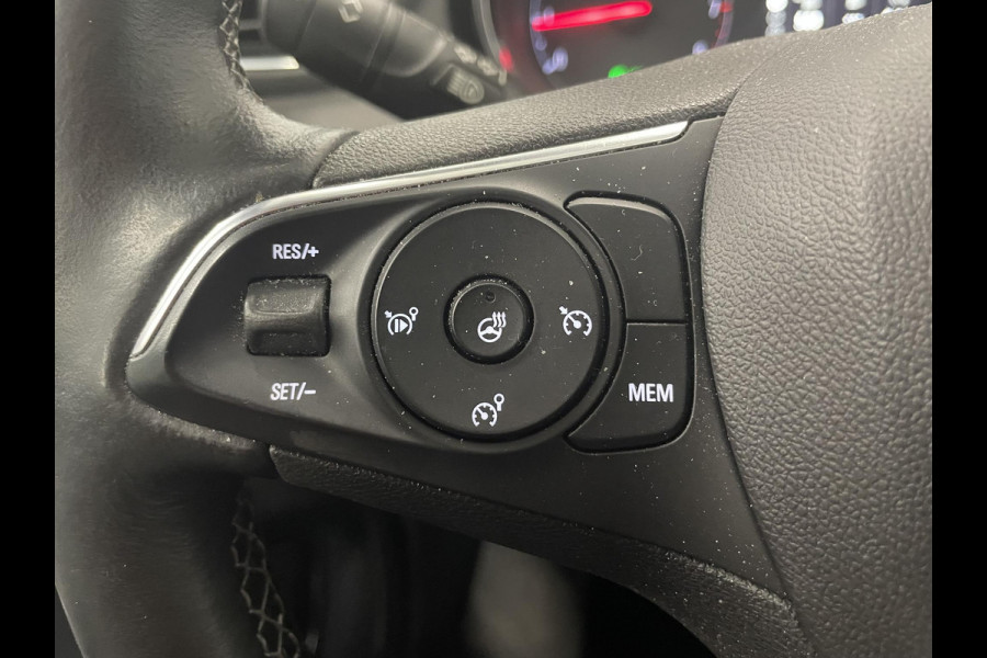 Opel Grandland X 1.2 Turbo Ultimate Trekhaak Leder Stoelventilatie Camera Navigatie Stoelverwarming Voor en Achter DENON Audio Cruise Control LED Koplampen Keyless Entry Stuurwielverwarming 19 Inch