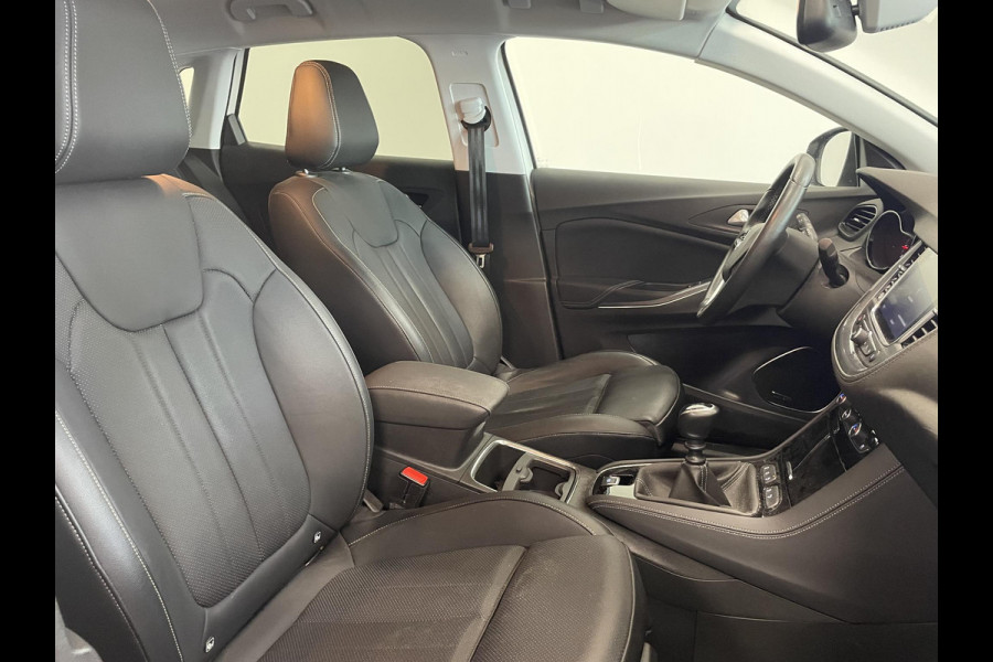 Opel Grandland X 1.2 Turbo Ultimate Trekhaak Leder Stoelventilatie Camera Navigatie Stoelverwarming Voor en Achter DENON Audio Cruise Control LED Koplampen Keyless Entry Stuurwielverwarming 19 Inch