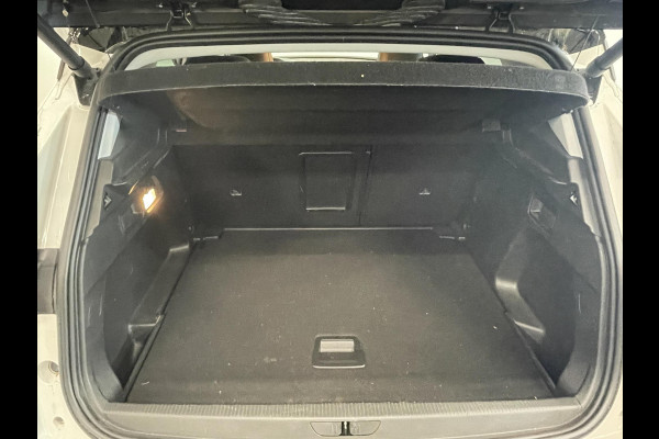 Opel Grandland X 1.2 Turbo Ultimate Trekhaak Leder Stoelventilatie Camera Navigatie Stoelverwarming Voor en Achter DENON Audio Cruise Control LED Koplampen Keyless Entry Stuurwielverwarming 19 Inch