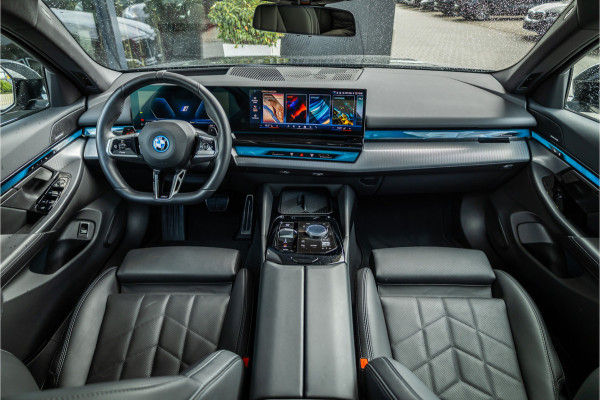BMW 5 Serie 530e M Sport Edition - Panorama | H&K | Stoelkoeling | Memory