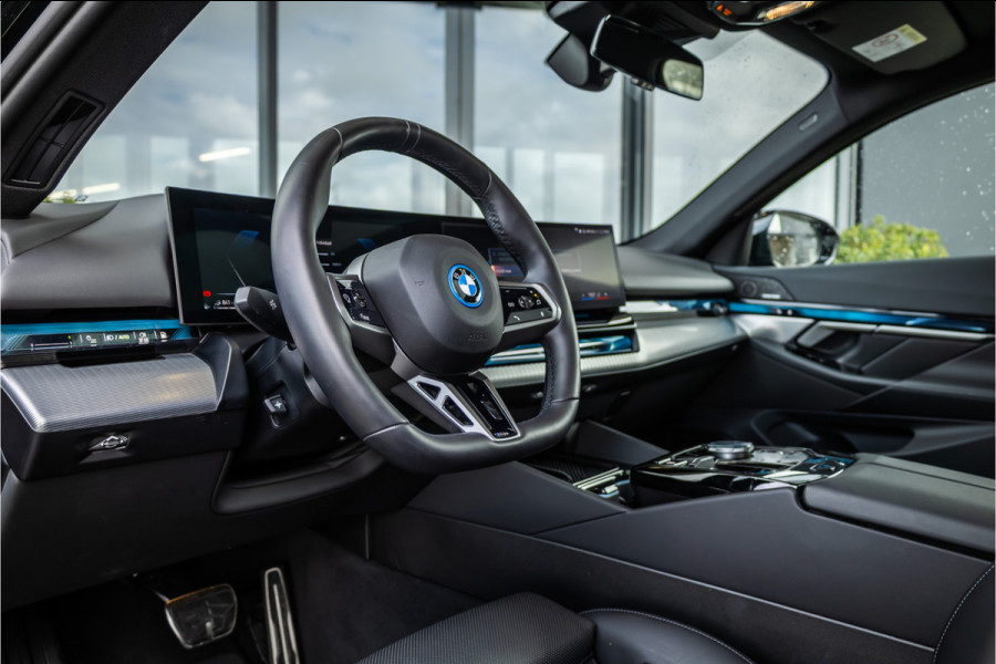 BMW 5 Serie 530e M Sport Edition - Panorama | H&K | Stoelkoeling | Memory