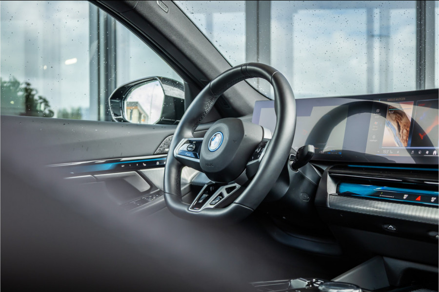BMW 5 Serie 530e M Sport Edition - Panorama | H&K | Stoelkoeling | Memory