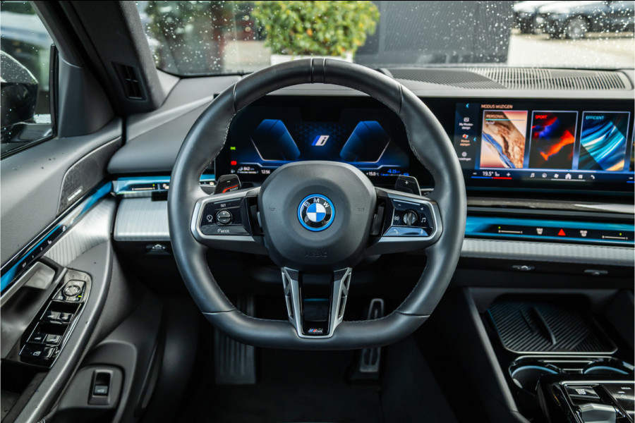 BMW 5 Serie 530e M Sport Edition - Panorama | H&K | Stoelkoeling | Memory