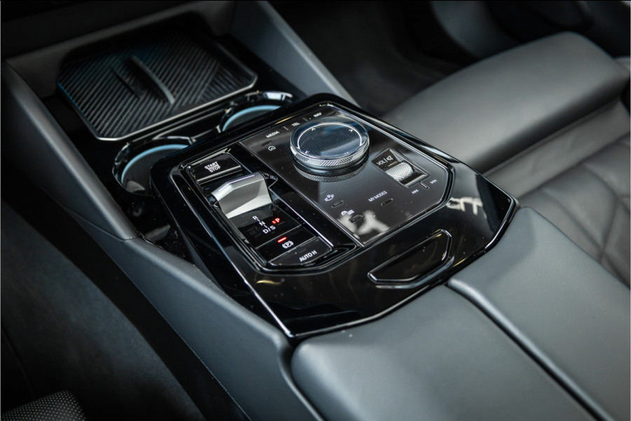 BMW 5 Serie 530e M Sport Edition - Panorama | H&K | Stoelkoeling | Memory