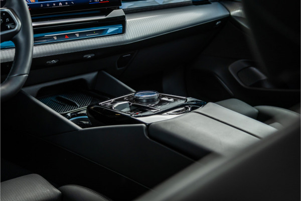 BMW 5 Serie 530e M Sport Edition - Panorama | H&K | Stoelkoeling | Memory