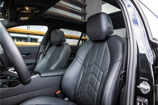 BMW 5 Serie 530e M Sport Edition - Panorama | H&K | Stoelkoeling | Memory