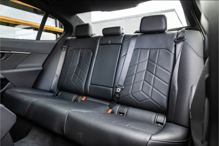 BMW 5 Serie 530e M Sport Edition - Panorama | H&K | Stoelkoeling | Memory