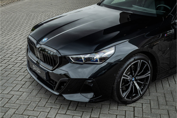 BMW 5 Serie 530e M Sport Edition - Panorama | H&K | Stoelkoeling | Memory