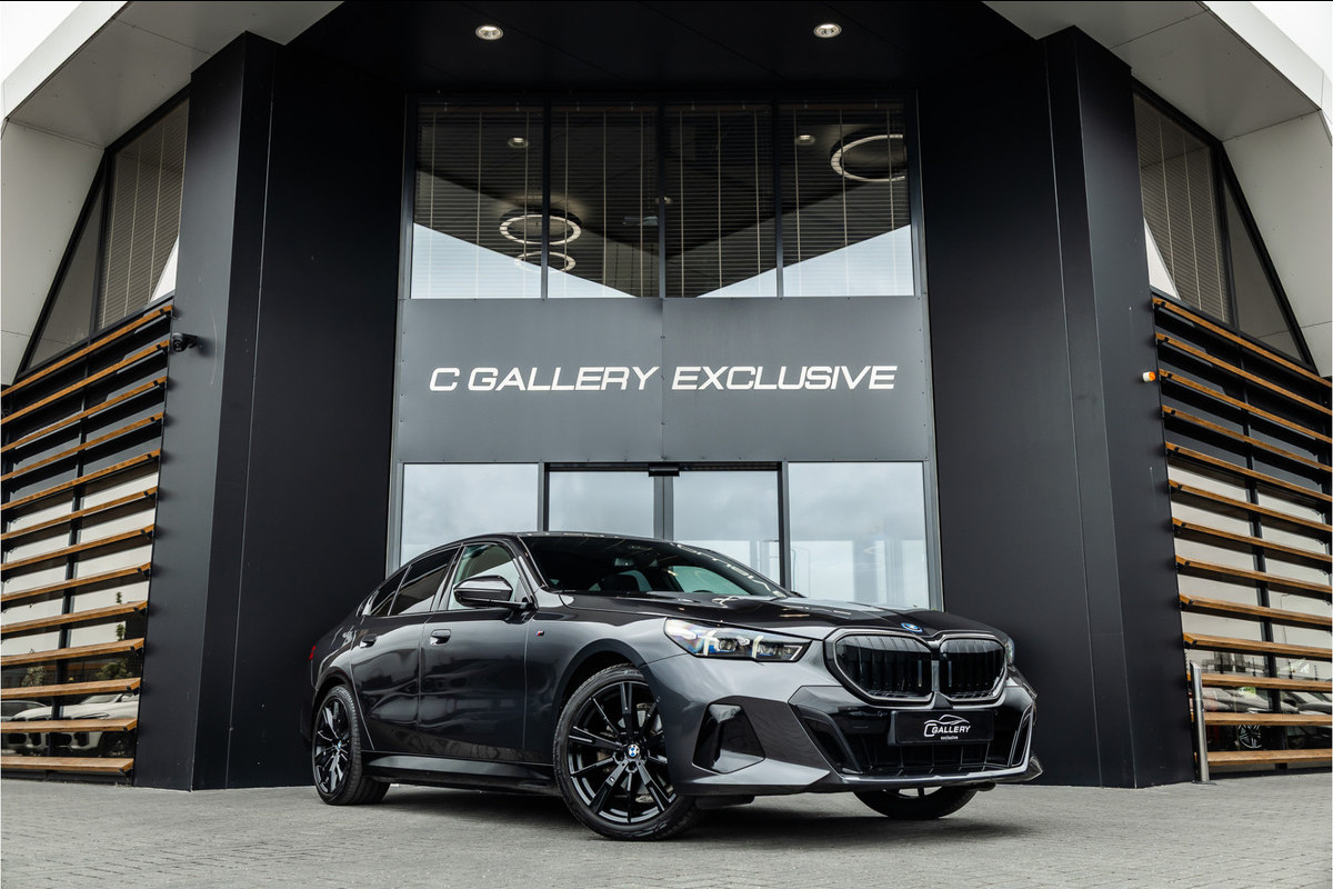 BMW 5 Serie 530e M Sport Edition - Panorama | H&K | Stoelkoeling | Memory