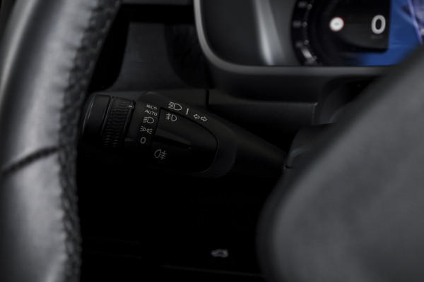 Volvo XC40 Recharge Plus 70 kWh Orig. NL | Dig. Cockpit | Adapt. Cruise | Stoel-+Stuurverw. | Elek. Klep | PDC | Camera | NAV+App. Connect | ECC | LM 19" |