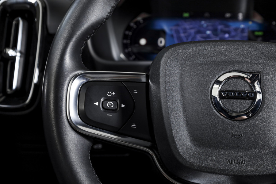 Volvo XC40 Recharge Plus 70 kWh Orig. NL | Dig. Cockpit | Adapt. Cruise | Stoel-+Stuurverw. | Elek. Klep | PDC | Camera | NAV+App. Connect | ECC | LM 19" |