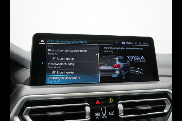 BMW iX3 M Sport 80 kWh 286pk Dealer O.H. | Trekhaak Af Fabriek | Panodak | Head Up | Adaptive Cruise | 360 Camera | Harman / Kardon | Lederen Sportstoelen Memory & Verwarmd | Laser LED | Stuur Verwarmd | Keyless | Blis | Sfeerverlichting | 20"L.M |