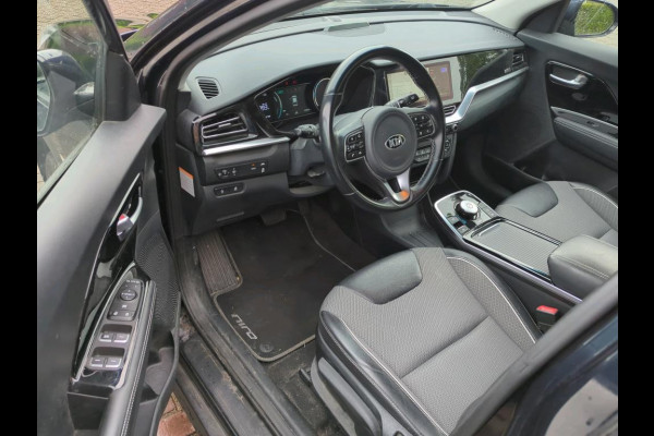 Kia e-Niro DynamicLine 64 kWh NL-AUTO | 1/2 LEDER | NAVI+CARPLAY