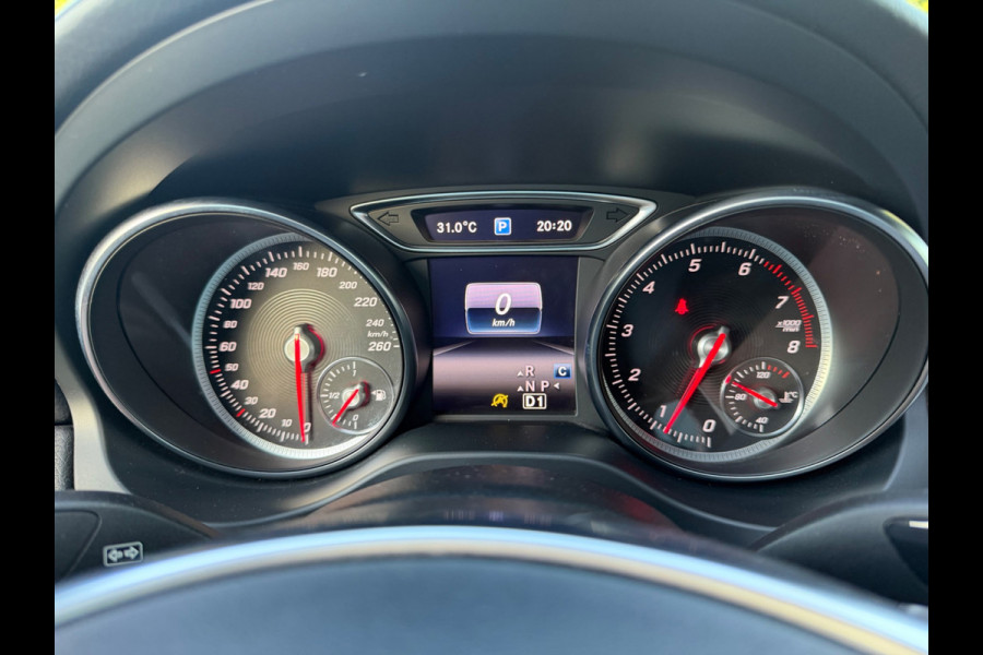 Mercedes-Benz CLA-Klasse 180 AUTOMAAT, Origineel NL auto, AMG styling Night edition, achteruitrijcamera, stoelverwarming