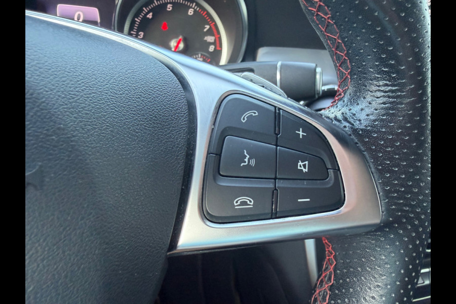 Mercedes-Benz CLA-Klasse 180 AUTOMAAT, Origineel NL auto, AMG styling Night edition, achteruitrijcamera, stoelverwarming