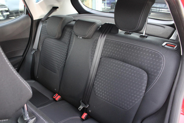 Ford Fiesta 1.0 EcoBoost Titanium | Stoel + Stuurverwarming | Climate Control | Camera | Navigatie | Parkeersensoren | Lichtmetalen Velgen | Dodehoeksensoren