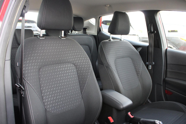 Ford Fiesta 1.0 EcoBoost Titanium | Stoel + Stuurverwarming | Climate Control | Camera | Navigatie | Parkeersensoren | Lichtmetalen Velgen | Dodehoeksensoren