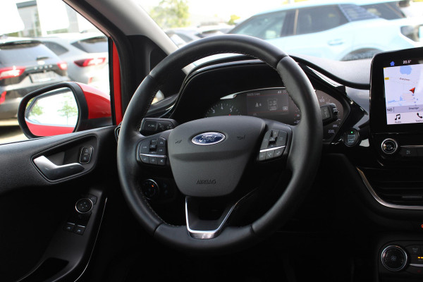 Ford Fiesta 1.0 EcoBoost Titanium | Stoel + Stuurverwarming | Climate Control | Camera | Navigatie | Parkeersensoren | Lichtmetalen Velgen | Dodehoeksensoren