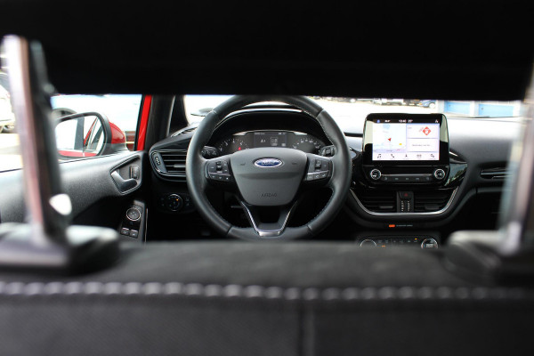 Ford Fiesta 1.0 EcoBoost Titanium | Stoel + Stuurverwarming | Climate Control | Camera | Navigatie | Parkeersensoren | Lichtmetalen Velgen | Dodehoeksensoren