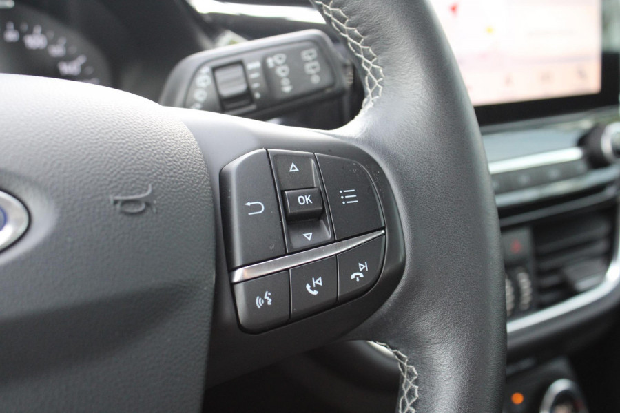 Ford Fiesta 1.0 EcoBoost Titanium | Stoel + Stuurverwarming | Climate Control | Camera | Navigatie | Parkeersensoren | Lichtmetalen Velgen | Dodehoeksensoren