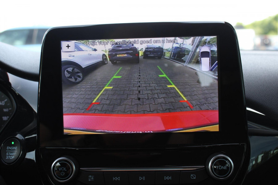 Ford Fiesta 1.0 EcoBoost Titanium | Stoel + Stuurverwarming | Climate Control | Camera | Navigatie | Parkeersensoren | Lichtmetalen Velgen | Dodehoeksensoren