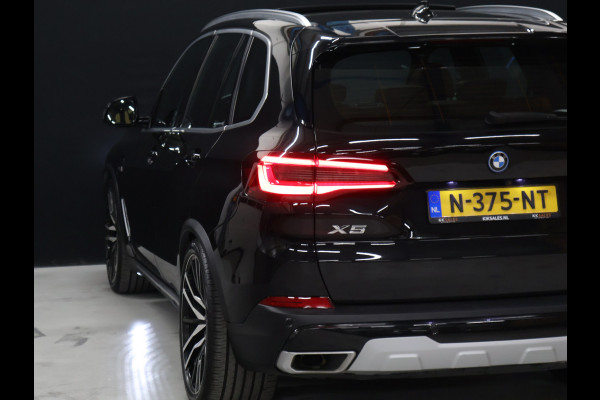 BMW X5 xDrive45e M Sport [LUCHTVERING, SCHUIFKANTELDAK, APPLE CARPLAY, MEMORY SEATS, CAMERA, ADAPTIVE CRUISE, STOELVERWARMING, ELEK. ACHTERKLEP,  NAVIGATIE, NIEUWSTAAT]