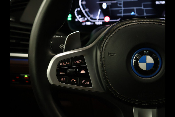 BMW X5 xDrive45e M Sport [LUCHTVERING, SCHUIFKANTELDAK, APPLE CARPLAY, MEMORY SEATS, CAMERA, ADAPTIVE CRUISE, STOELVERWARMING, ELEK. ACHTERKLEP,  NAVIGATIE, NIEUWSTAAT]
