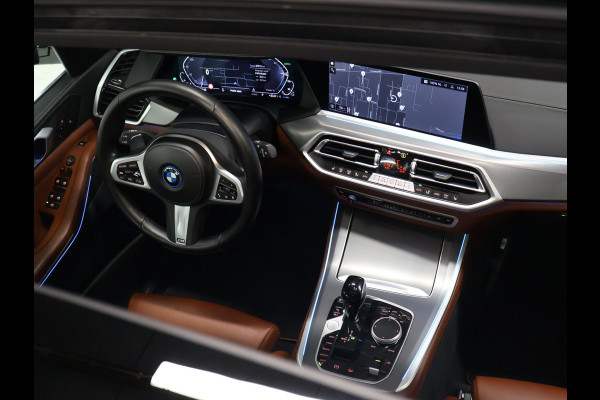 BMW X5 xDrive45e M Sport [LUCHTVERING, SCHUIFKANTELDAK, APPLE CARPLAY, MEMORY SEATS, CAMERA, ADAPTIVE CRUISE, STOELVERWARMING, ELEK. ACHTERKLEP,  NAVIGATIE, NIEUWSTAAT]