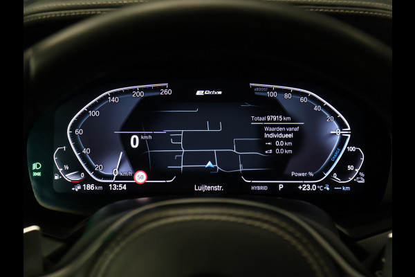 BMW X5 xDrive45e M Sport [LUCHTVERING, SCHUIFKANTELDAK, APPLE CARPLAY, MEMORY SEATS, CAMERA, ADAPTIVE CRUISE, STOELVERWARMING, ELEK. ACHTERKLEP,  NAVIGATIE, NIEUWSTAAT]