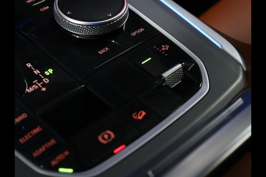 BMW X5 xDrive45e M Sport [LUCHTVERING, SCHUIFKANTELDAK, APPLE CARPLAY, MEMORY SEATS, CAMERA, ADAPTIVE CRUISE, STOELVERWARMING, ELEK. ACHTERKLEP,  NAVIGATIE, NIEUWSTAAT]