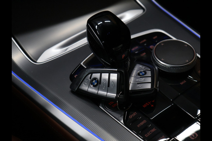 BMW X5 xDrive45e M Sport [LUCHTVERING, SCHUIFKANTELDAK, APPLE CARPLAY, MEMORY SEATS, CAMERA, ADAPTIVE CRUISE, STOELVERWARMING, ELEK. ACHTERKLEP,  NAVIGATIE, NIEUWSTAAT]