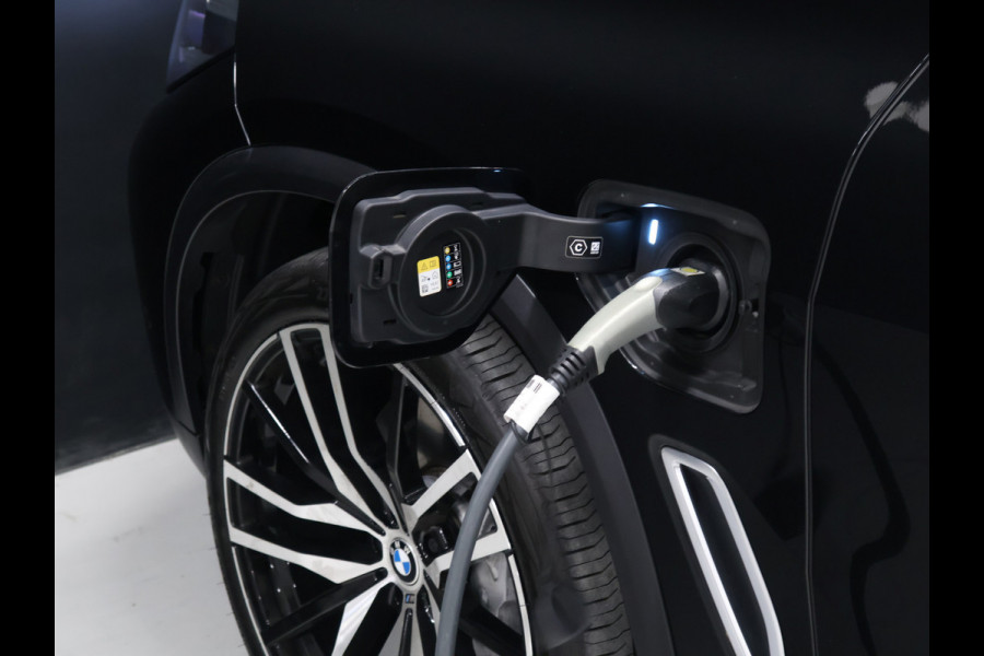 BMW X5 xDrive45e M Sport [LUCHTVERING, SCHUIFKANTELDAK, APPLE CARPLAY, MEMORY SEATS, CAMERA, ADAPTIVE CRUISE, STOELVERWARMING, ELEK. ACHTERKLEP,  NAVIGATIE, NIEUWSTAAT]